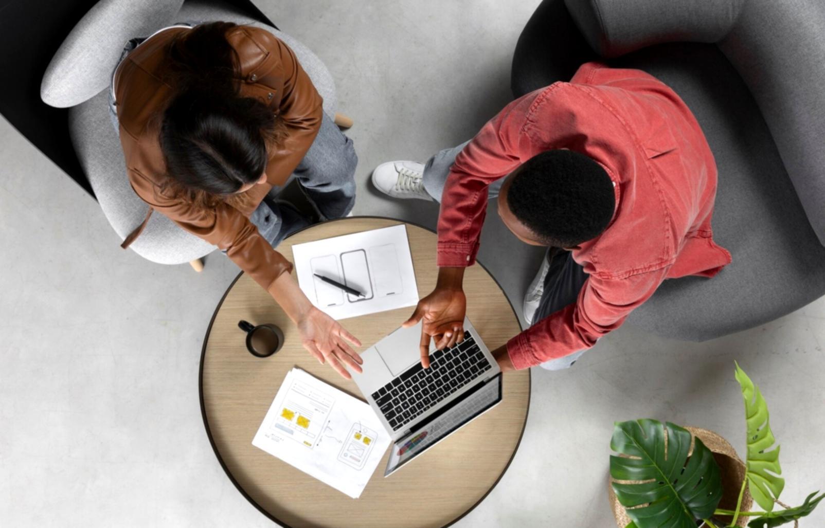 Financial planning session at Disintoxicating